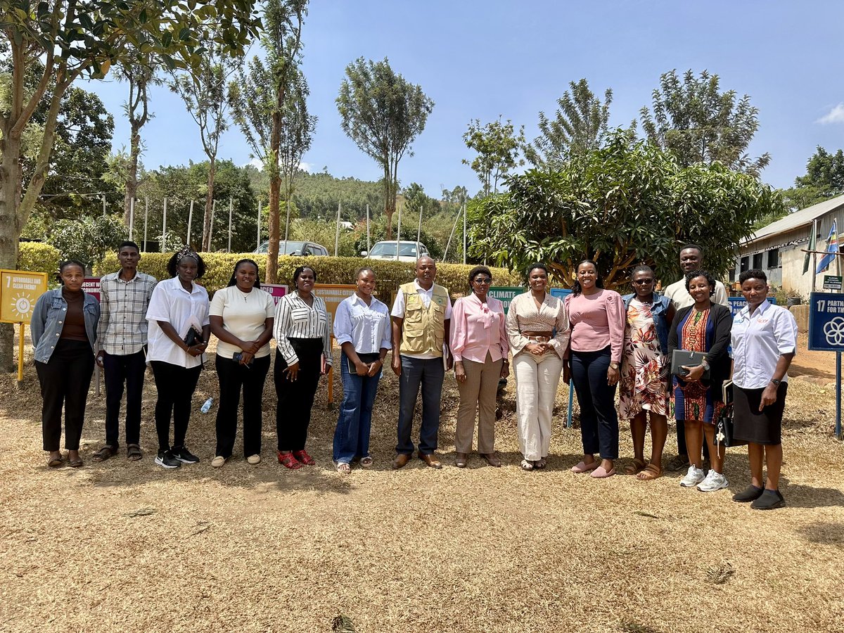 ehconsult's tweet photo. We were pleased to host the GROW Project Steering Committee at the Excel Hort Consult Agribusiness Incubator (EHCAI) as part of their field visit to monitor and engage with enterprises participating in the GROW Project.
#EHCAI #GROWProject #WomensEconomicEmpowerment #Agribusiness https://t.co/m3Kwlrm0Jm
