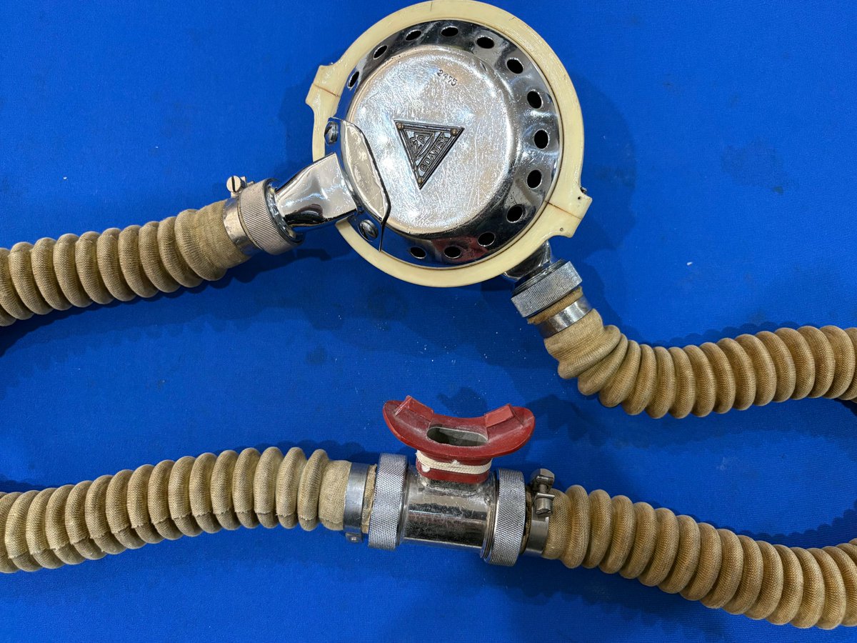 VintageScuba's tweet photo. A rare piece of diving history!

The Mors Gdańsk twin hose regulator was manufactured in Poland during the 1960s, with only an estimated 2,000–4,000 units ever produced. Because very few were exported outside Eastern Europe, they're now highly sought after  #VintageScuba https://t.co/QQoXBstb0Z