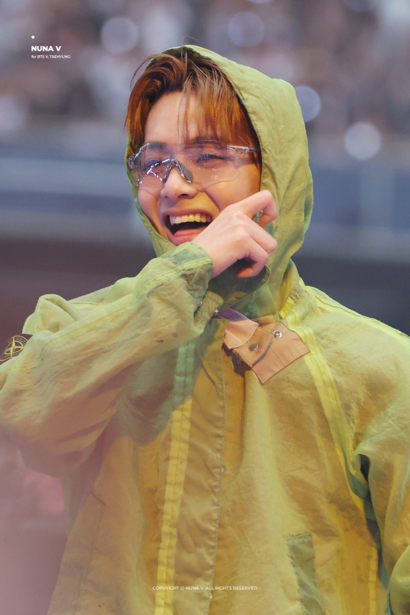 HolyZk's tweet photo. 260706 BTS WORLD TOUR 'ARIRANG' IN LONDON
#태형 #뷔 #TAEHYUNG #V https://t.co/y11tjQS3fu