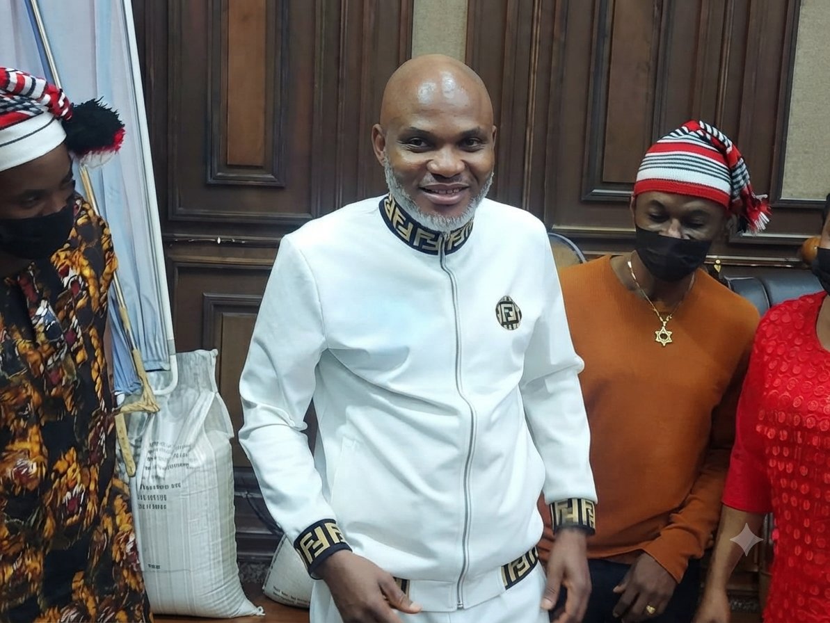 ElochukwuOhagi's tweet photo. Boko Haram terrorists are being "repentant" and recruited into the military. Mazi Nnamdi Kanu, who has never killed anyone, remains locked up for asking a question. Nigeria, explain this to us. #FreeMaziNnamdiKanu
@realDonaldTrump @WhiteHouse https://t.co/rJH4wVUHB3