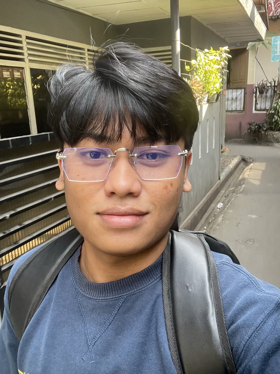 cosmodrill's tweet photo. panas banget today https://t.co/nmtR5AVmNp