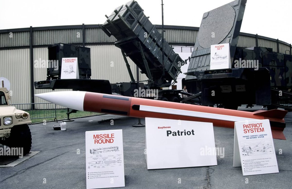 magyarloe's tweet photo. La Pologne a secrètement livré des missiles Patriot à l'Ukraine, sans en informer la population ni obtenir l'approbation du Parlement.

Suite aux révélations de la presse ukrainienne, le gouvernement pourri de Tusk est au bord du gouffre !  

Les pays de l'OTAN font face à un retard de livraison d'environ 4 300 intercepteurs Patriot – soit l'équivalent de sept années de production au rythme de 2025 – après que les stocks américains ont été fortement réduits durant la guerre contre l'Iran.

La Pologne affirme que la Russie attaquera, et pourtant elle renonce à des moyens de défense irremplaçables 🤔🙃