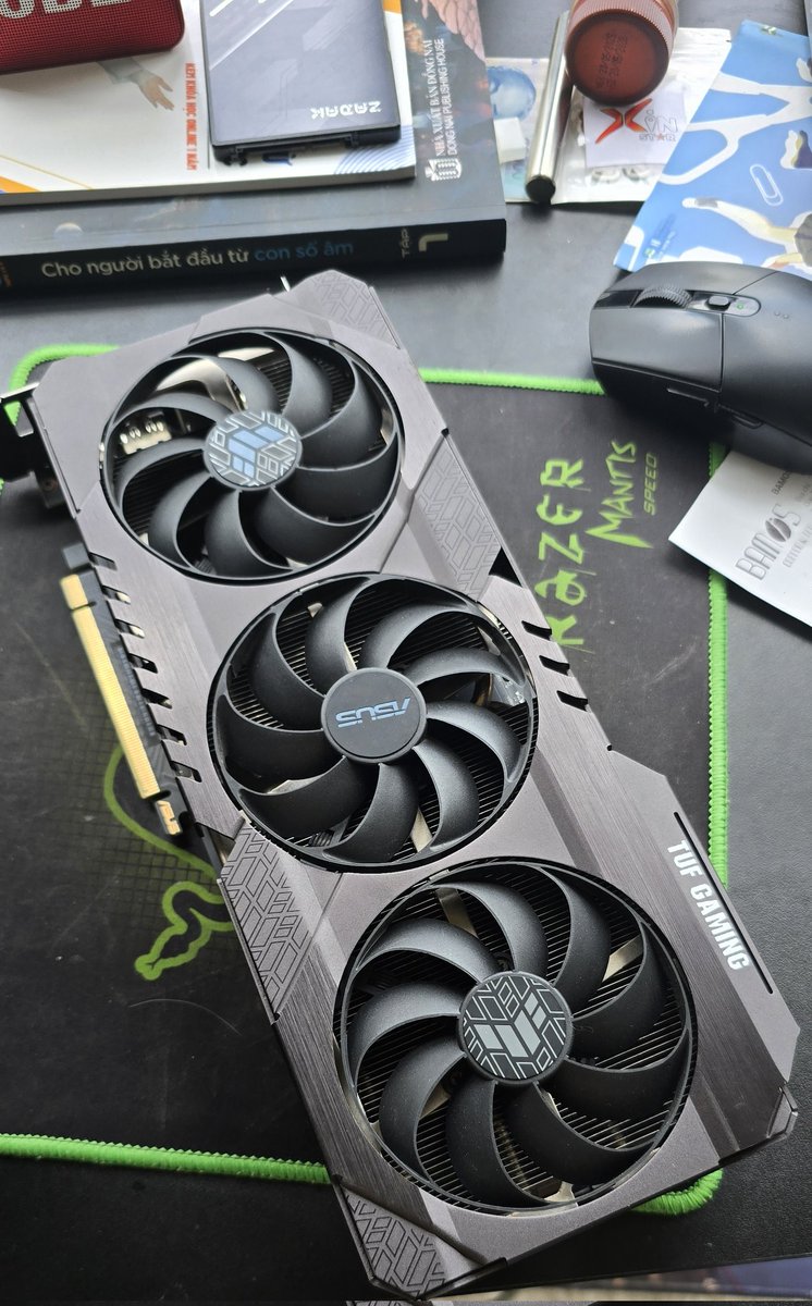 Mischievthinkin's tweet photo. Rtx 3060 12gn tuff . 200$ https://t.co/uCRt5xZ8xA