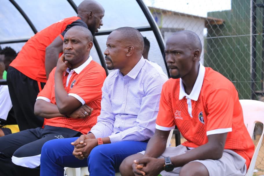 BaVaWrites's tweet photo. ENTEBBE UPPC 
Rather than repeatedly relying on external market acquisitions for top tier second feedle players with exorbitant transfer fees. By fostering talent internally, u could establish, a cost effective approach to building asuccessful squad🤷‍♂️
Recycling 👎

#StarTimesUPL https://t.co/Ub5BbiTmag