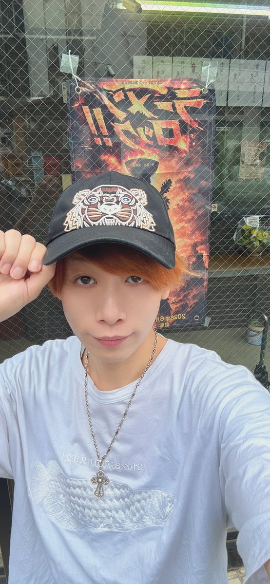 KN2YUYA's tweet photo. 舞台『ラーメンロック‼︎』
ついに最終公演。

全力でお待ちしております。

『最後まで皆でロックします‼︎🎸🍜✨』

#ラーメンロック https://t.co/ZBFWEUr0wK