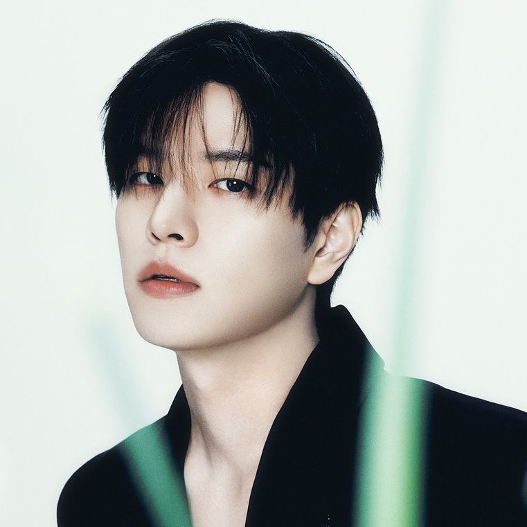seungminismos's tweet photo. meu amor vc tem o rosto mais lindo do mundo como pode https://t.co/IQUdfpzFXM