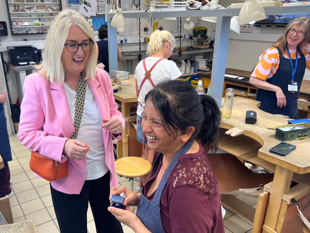 citylit's tweet photo. We were delighted to welcome The Rt Hon. Baroness @Jacqui_Smith1 from @educationgovuk to City Lit last week.

Her visit included time in jewellery, health and wellbeing, and Deaf employment classes.

It was a valuable opportunity to share the breadth of learning at City Lit. https://t.co/5L9wDUlju8