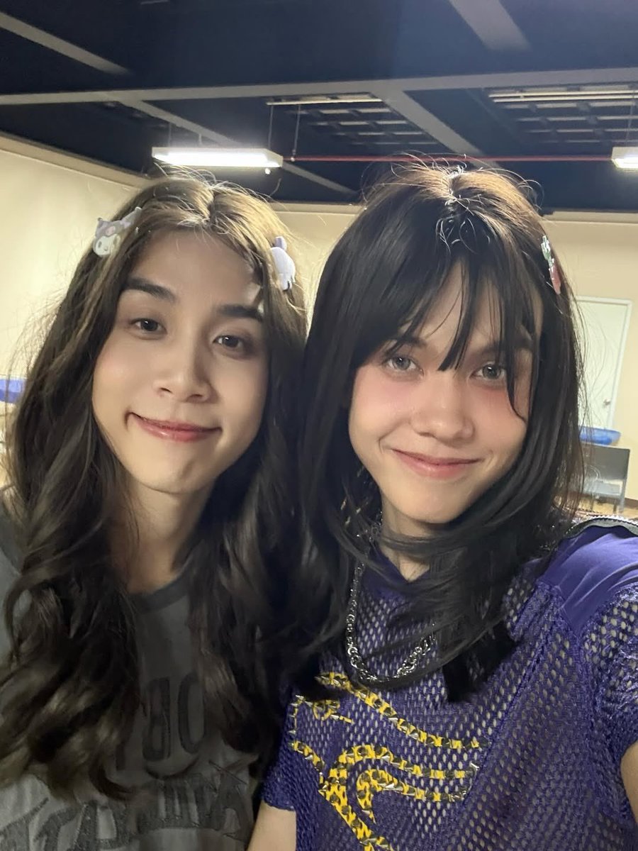 DEVJinendra's tweet photo. @YESAlexb Pilihh abangg. https://t.co/N8Sn5s8PTS