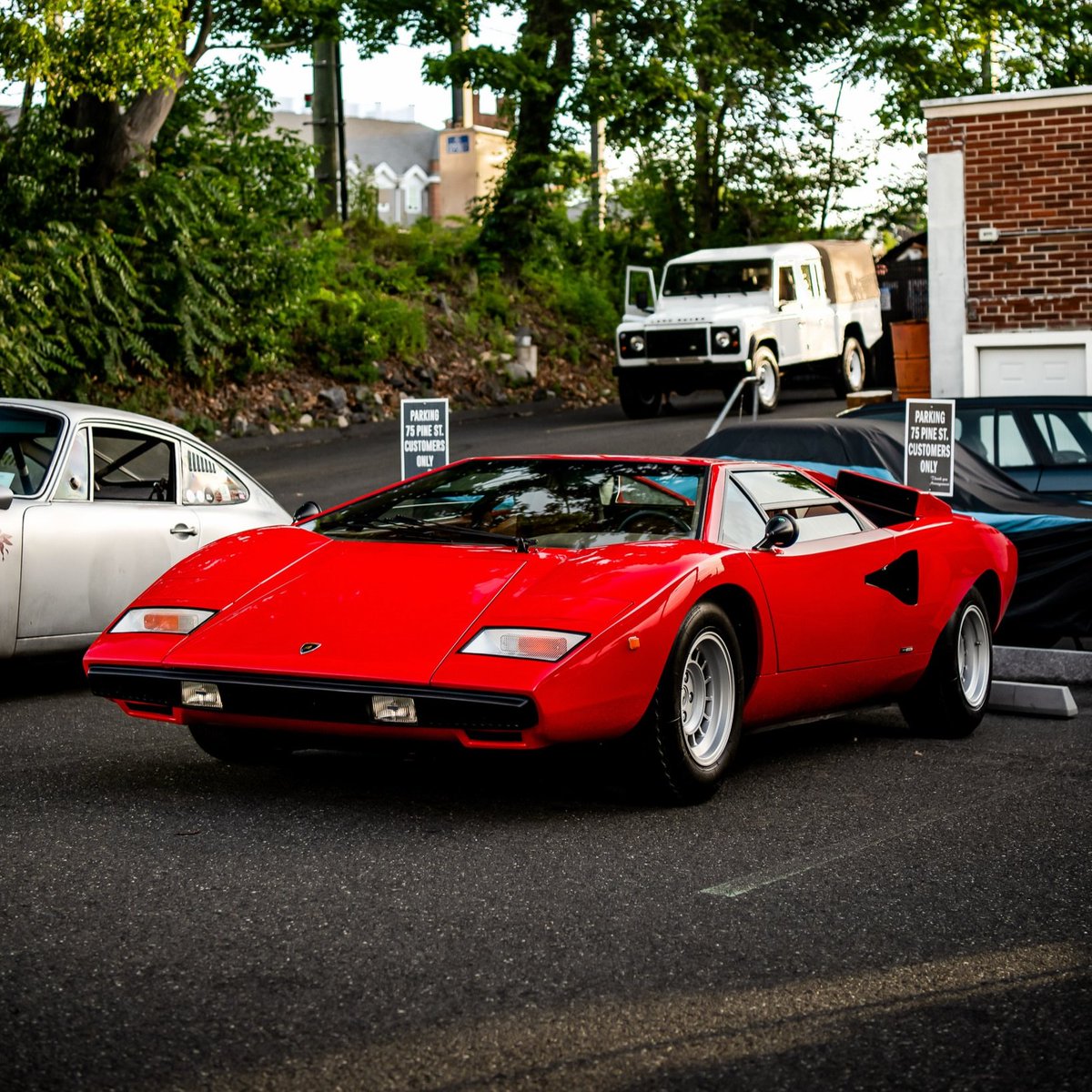 StanceSpec's tweet photo. Lamborghini Countach V12 🔥 https://t.co/iqNgahAOKH