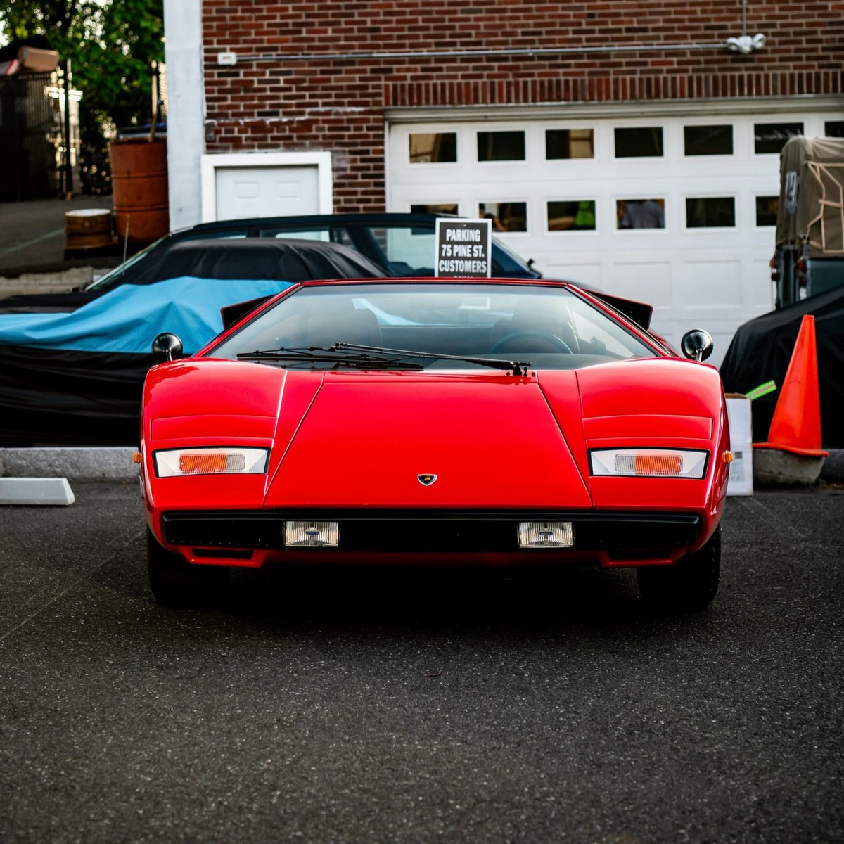 StanceSpec's tweet photo. Lamborghini Countach V12 🔥 https://t.co/iqNgahAOKH