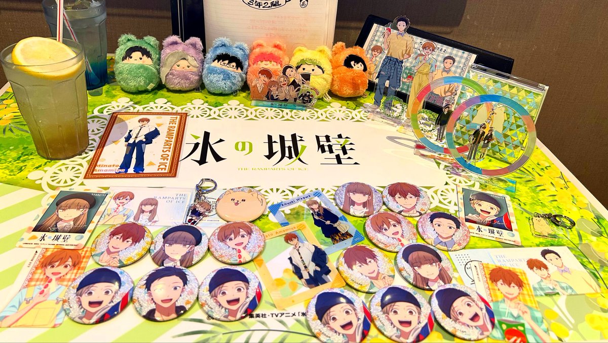 seee7777's tweet photo. ちーさんと氷の城壁カラ鉄コラボに行ってきた！ノートに先生の直筆イラストがあってビックリした〜😭💕
記念に私も描いてきました✒️✨
その後は城壁キャラcafeに行ってコラボフードやグッズを買ったりして大満足な城壁DAY🧊でした https://t.co/QKASJ6pCgX