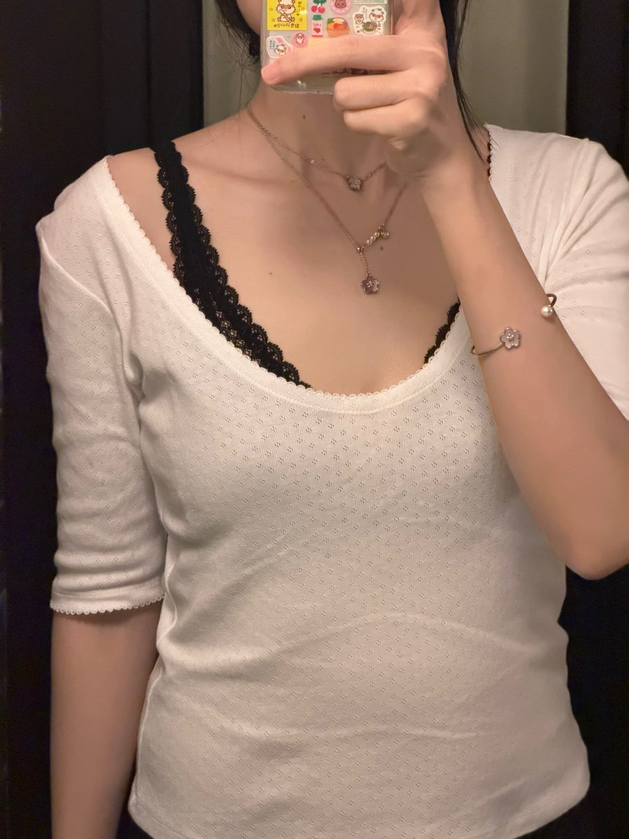 marauisxx's tweet photo. the green box 🥦💭
: อยากป้ายยาประดับที่น่ารักมีความสาวหวาน ตัวดอกไม้ทำจากกาบหอยมุก น้องจะสะท้อนแสงมีความเหลือบรุ้ง โทนสีชมพู สีฟ้า ใส่อาบน้ำได้ค่ะใส่ได้บ่อย คนข้อมือเล็กแบบเราก็ใส่ได้น้า น่ารักมากก แล้วราคาดีงาน ദിᵔ.˛.ᵔ₎⋆⑅˚₊ https://t.co/1rSlNAS2Yq