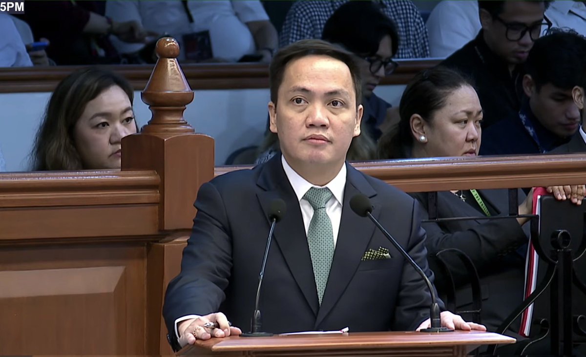 jesusfalcis's tweet photo. 🚨 OMG ang galing ni Atty. Virgil Ligutan.

Eloquence, deep voice, eye contact, body posture, emphasis, hand gestures, and overall demeanor – halatang batikang abugado and litigation lawyer!

Kabahan ka na BP Sara.

😂

#ConvictSara https://t.co/udhtOUBDn1