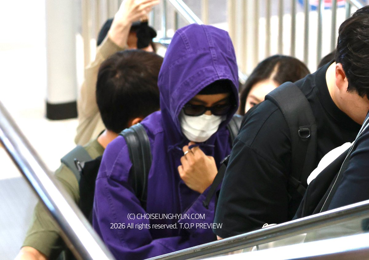 choidot's tweet photo. [PREVIEW] 260707 #최승현 도쿄 출국 🛫

#T_O_P #TOPSXJAPAN #TOPSPOT_PICTURES https://t.co/bCXKfYH56L