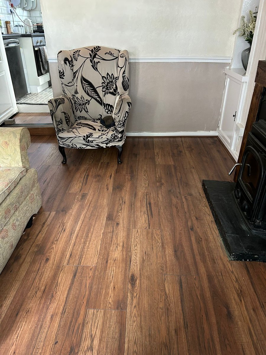 wfsnorthwales's tweet photo. Our team installed laminate flooring to this cosy lounge.
#laminate
#lounge
#flooringideas
#interior
#wood
#flooring
#dyserth
#northwales https://t.co/buNOGN7Sr0