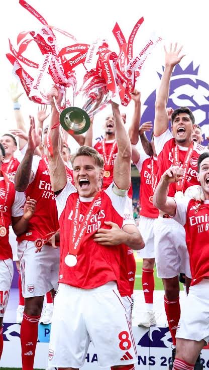 SardarGooner's tweet photo. Come out Bruno Fernandes. 

Overhyped Carabao Cup merchant. https://t.co/PtTEkXSuEY