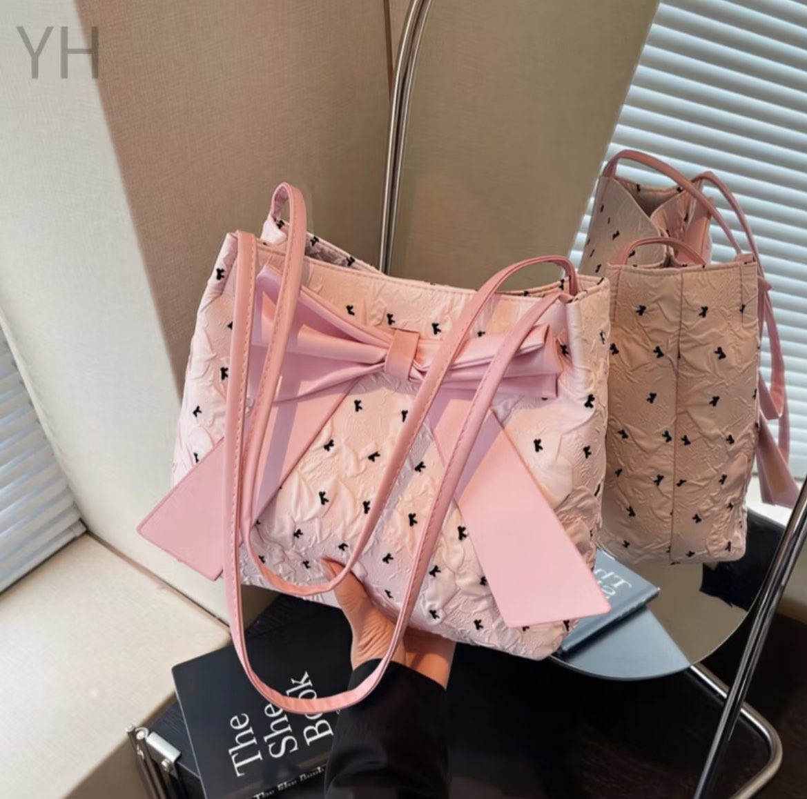 julyyyata's tweet photo. Buat yang nyari tas untuk kuliah‼️

Aku rekomendasi tas cantik buat kuliah🌷💗

#tas #shopee https://t.co/MqDz1L0VfT