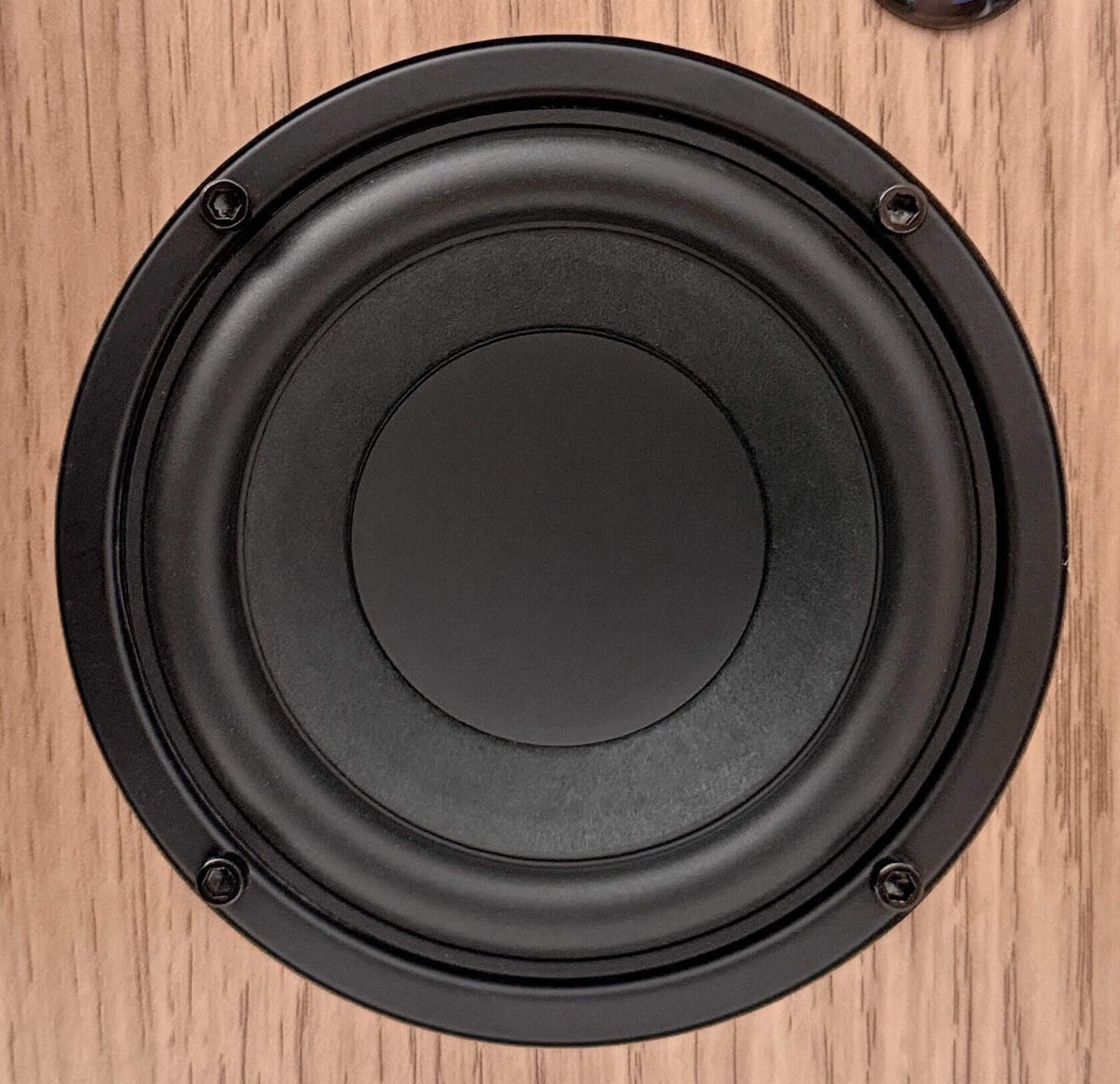 fairaudio_de's tweet photo. TEST Ambitionierter geht’s immer, aber dieses Aktivboxen-Pärchen hat anderes im Sinn: Für einen... https://t.co/OBM4aZQYy5
#hifitest #hifi #test #fairaudio #stereo #hifireview #audioreview #audiotest
#lautsprecher #loudspeaker #kompaktbox #aktivbox #VulkkanoA4ARCMKII #Vulkkano https://t.co/vDg25rMZQF