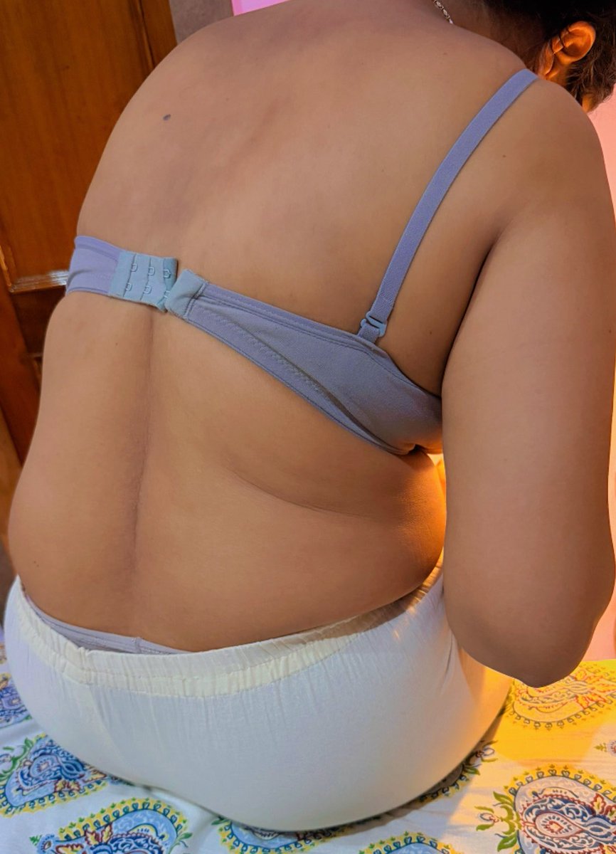 Smithcouple971's tweet photo. Random click of my back 🥰
Visible panty 🙈 https://t.co/7zIG0IGHEI