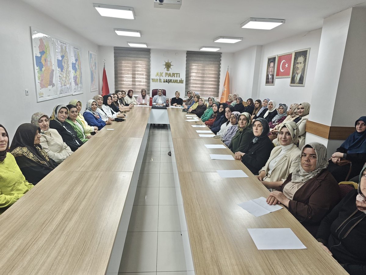 akkadinvann's tweet photo. İl Kadın Kolları Başkanımız @zerrin_alpaslan başkanlığında, gerçekleştirdiğimiz haftalık olağan yönetim kurulu toplantımızda; bugüne kadar yaptığımız ve önümüzdeki süreçte yapmayı planladığımız çalışmaları kapsamlı şekilde değerlendirdik.

@tugbaisikercan @ArvasAbdulahat https://t.co/UN6c9d9YzX