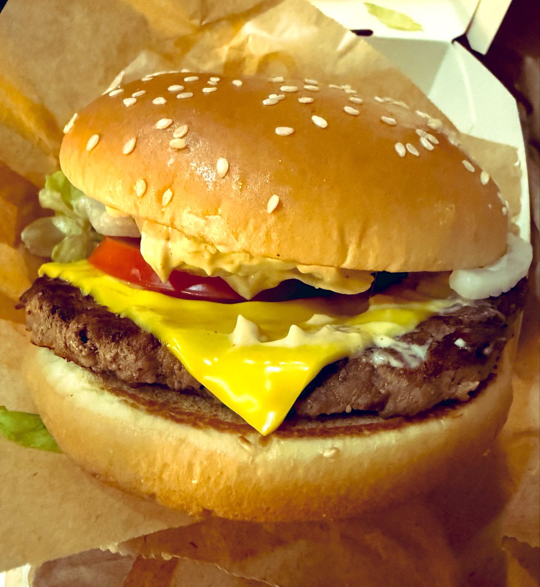 zipzap519's tweet photo. BIG N’ TASTY 🍔 https://t.co/83hePaijRj