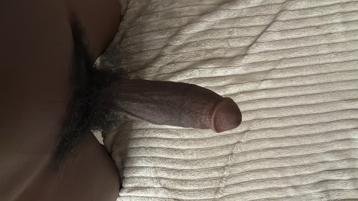kellcumbxck's tweet photo. Who tryna get they pussy ate fucked and smoke vibe make some content #stlfreaks https://t.co/mzCYA26huj