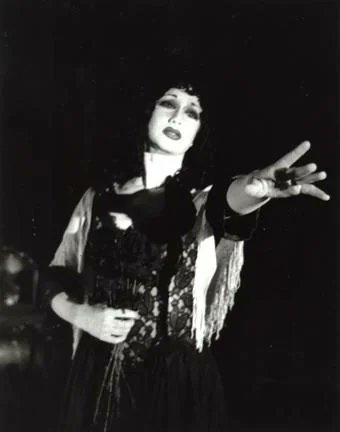 SpookyGinger's tweet photo. In 2001, a 17 year old Robert Eggers directed a stage adaptation of Nosferatu for a high school project. It was so successful that it was brought to Edwin Booth Theatre for a larger production. 

Only black &amp; white makeup/props were used to capture the feel of the original film. https://t.co/qqv98dxliO