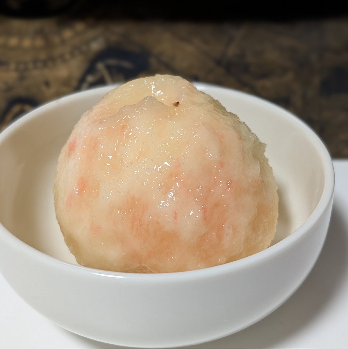 cropper99's tweet photo. 今季初めての桃を食べてます。果物の中で桃が一番好き😋 https://t.co/kD0H8xPkgX