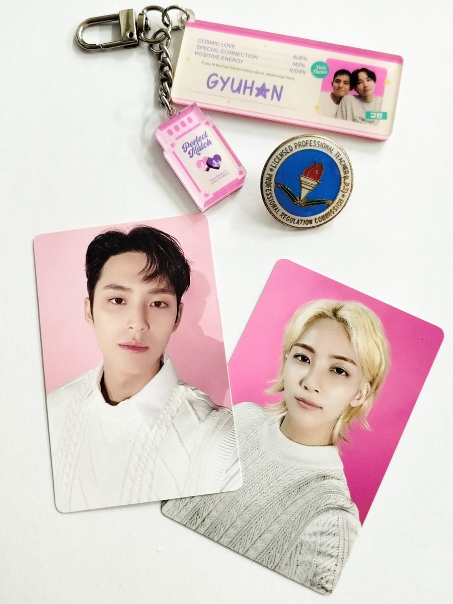 yoonthingz's tweet photo. something pink and gyuhan 🌸💞💭 https://t.co/Mzxoz7NqBp