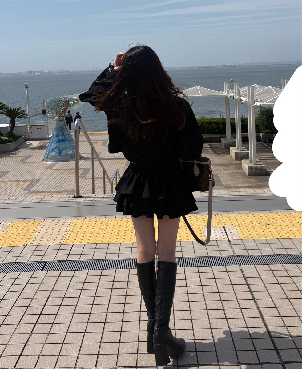 __o0nan's tweet photo. 私もお母さんに撮り方ちょこっと教えたら即上達してくれて神だった🥹
撮り方で別人になる！！！！！
◀︎何も伝えてない   教えたあと▶︎ https://t.co/I6eA6CkQzn