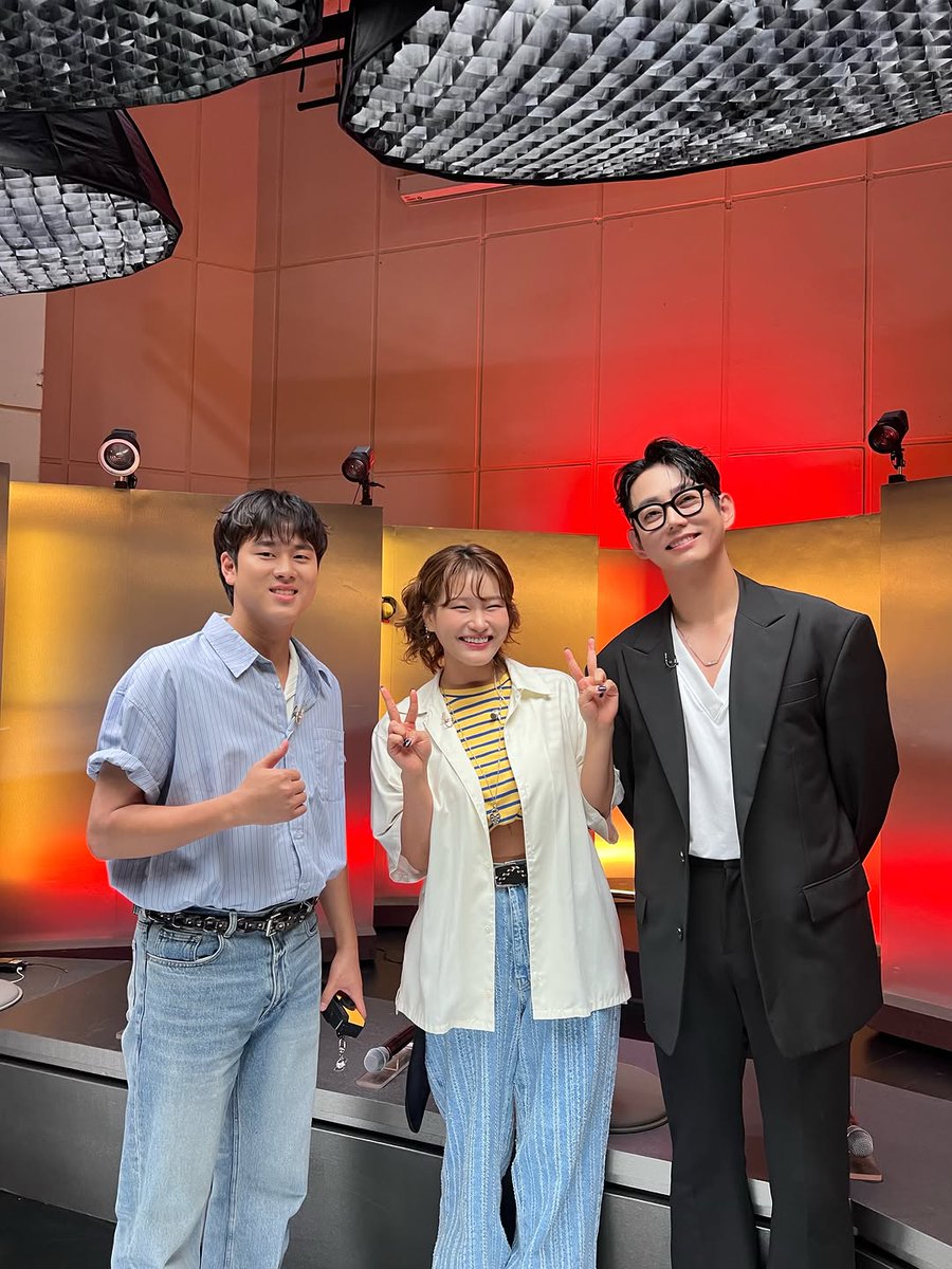 cherishermj's tweet photo. [리무진서비스] EP.223
이무진 📷🧡
몽실강쥐😆🩷

#이무진 #LEEMUJIN 

🔗https://t.co/okM0imXpsI… https://t.co/LqSsoop7EV