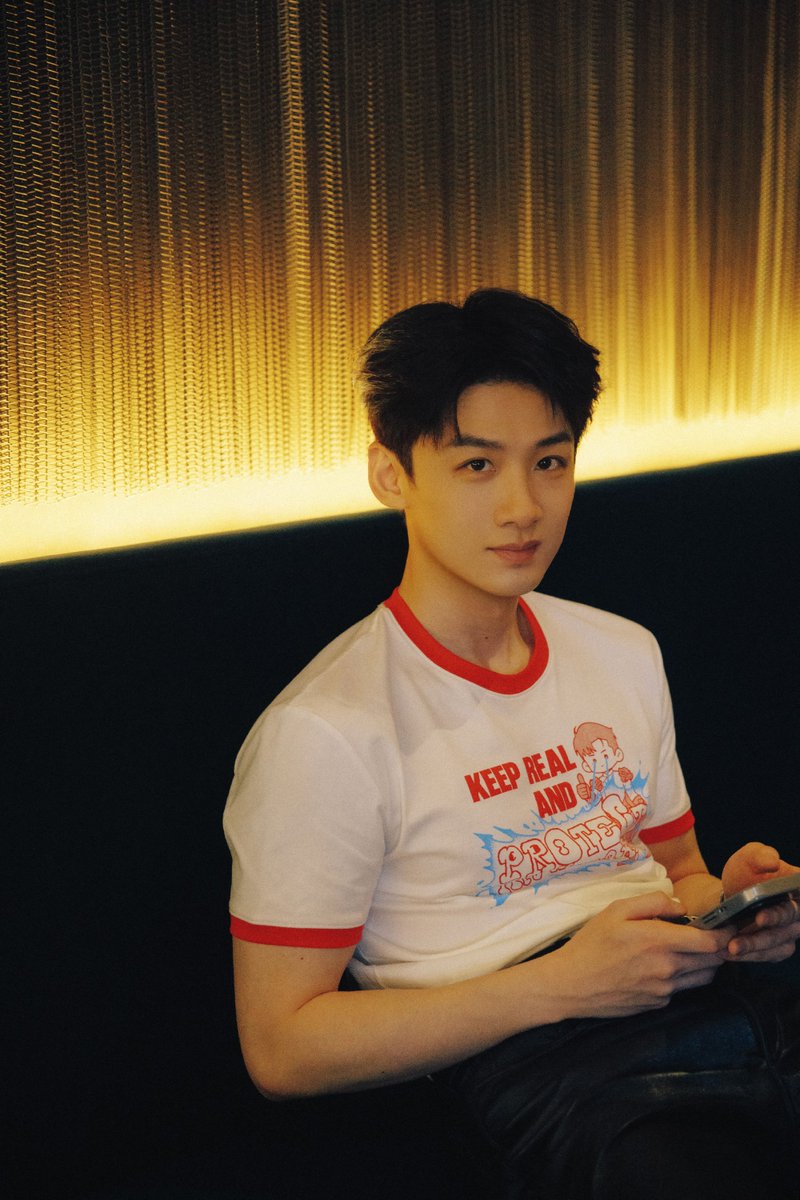 hourlybai's tweet photo. Bai Jingting donated funds through the China Rural Development Foundation to support flood relief efforts in Guangxi.

#BaiJingting #白敬亭 https://t.co/ujZy4nRL5b