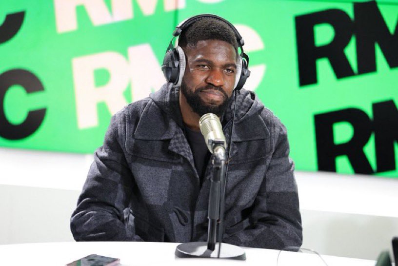 FrenchRapUS's tweet photo. 🚨 L’ancien footballeur français Samuel Umtiti ne fait clairement pas l’unanimité dans son nouveau rôle de commentateur pour la Coupe du Monde ! 

De nombreux internautes lui reprochent un manque de rythme et une analyse trop ennuyante 😴 

Certains vont même jusqu’à plaisanter en disant qu’il commence une phrase un lundi pour la terminer dimanche 😭
