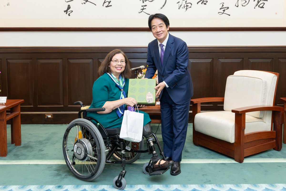 ChingteLai's tweet photo. Delighted to welcome @SenDuckworth back to Taiwan. We look forward to further elevating the close #Taiwan-#US partnership on security cooperation, working towards a future of codevelopment &amp; coproduction, as well as transforming Taiwan into an Asian hub for drone technology. https://t.co/7xGa3L8rQ6