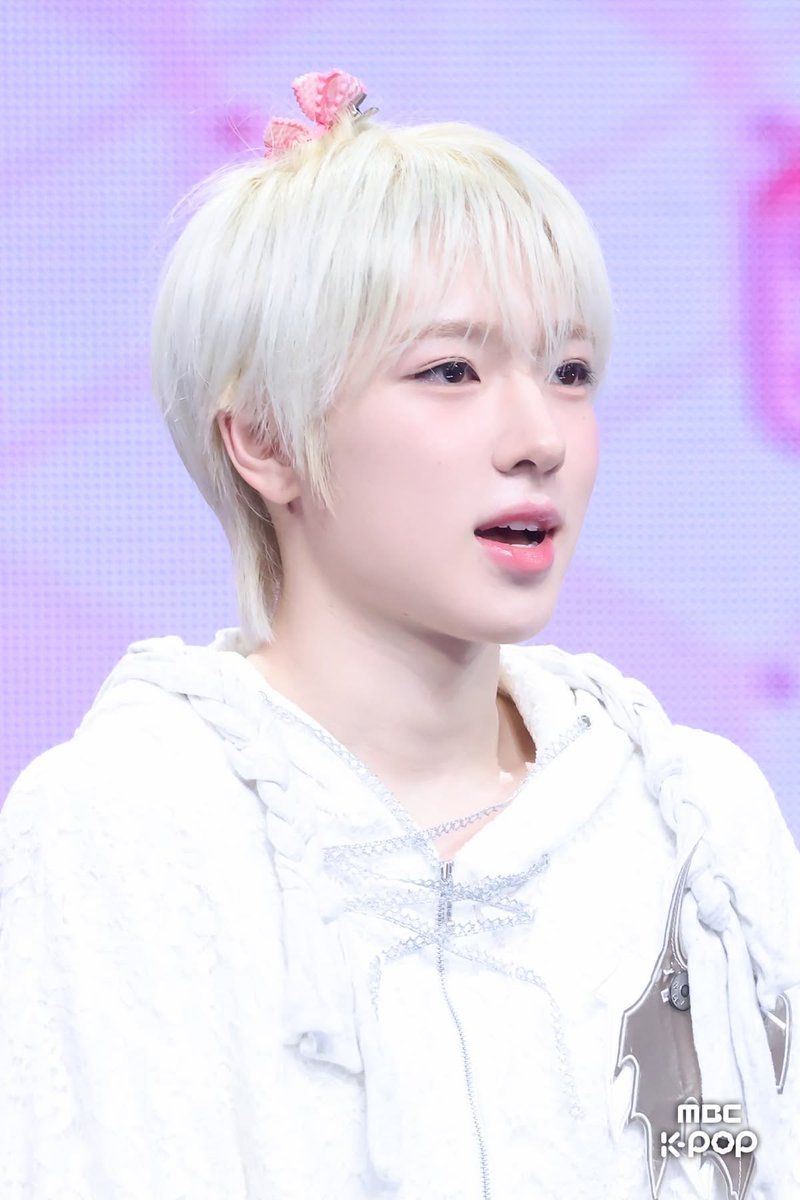 yjyjnin's tweet photo. 다들 사쿠야 흑발을 외치지만
나 혼자 구석탱이에서 사쿠야 백발을 외친다 https://t.co/2Dg0q2KZhL