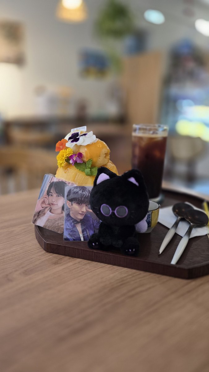 Lilith_Libe's tweet photo. 오랜만에 쫑하만나서 맛있는거 먹고 바다보고 발담그고 수다떨기❤️ https://t.co/cJZpgwkch4