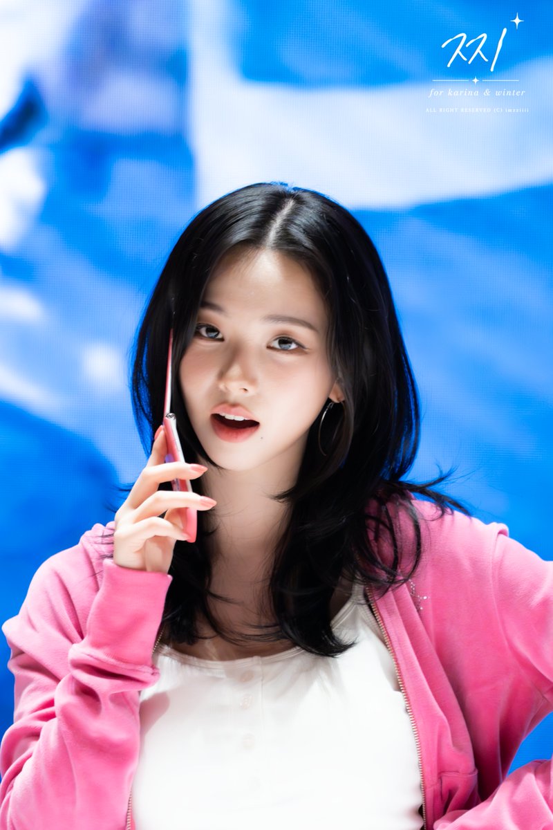 imzziiii's tweet photo. 260704 메이크스타 #카리나

애니콜 모델... https://t.co/d1EdK5e6X7
