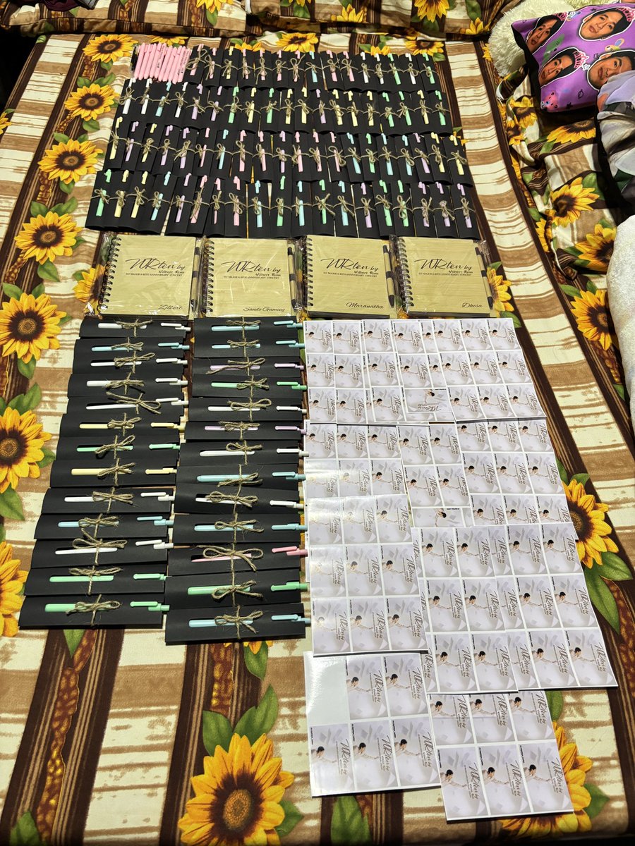 AimieeeM's tweet photo. Wow kala mo na pagiveaway sa kasal HAHAHAHA. Hairclip nalang kulang lalarga na. 🫶🫡❤️
#WRtenCon1&amp;2
#excitedname https://t.co/nUOOwDESkN