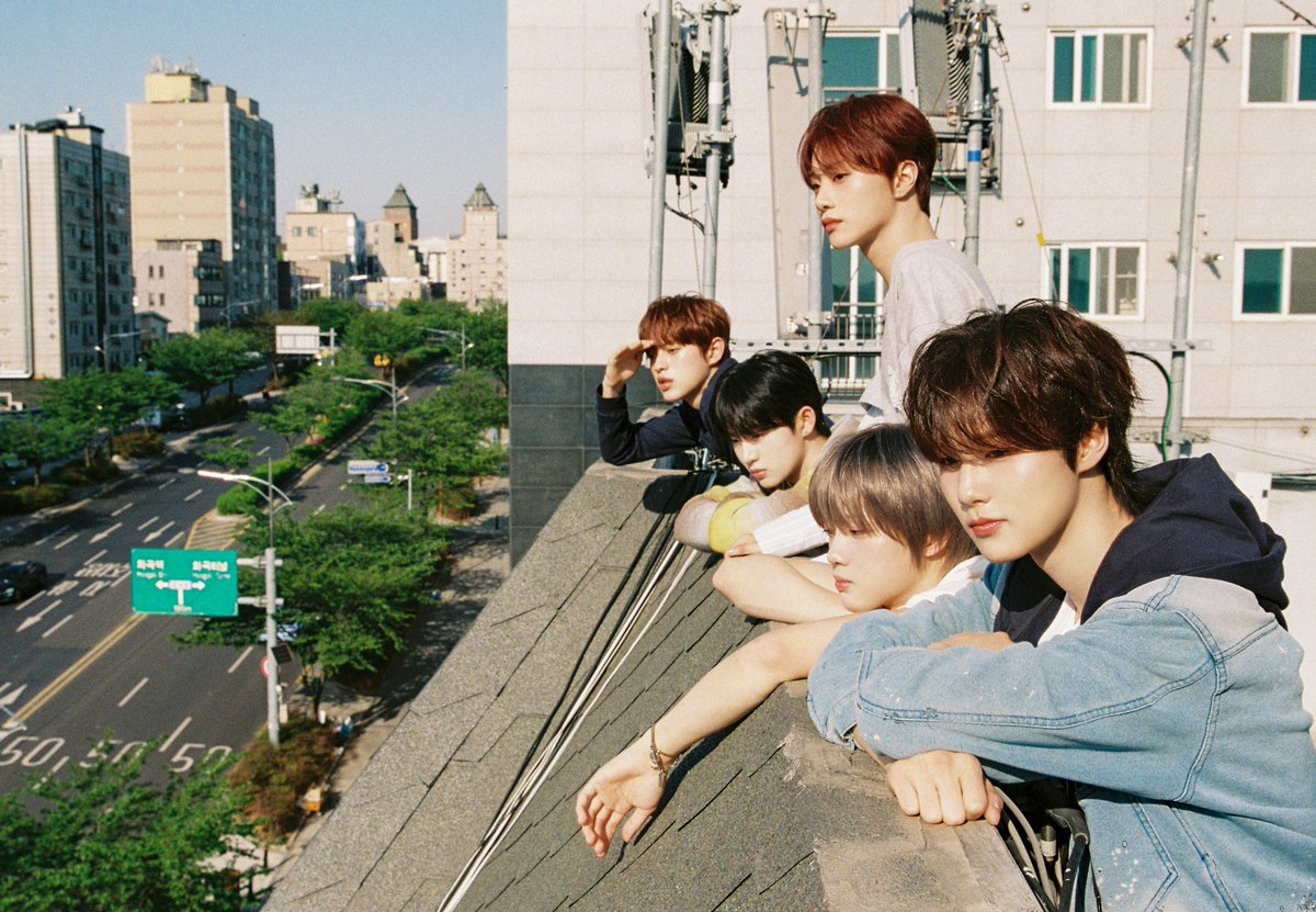 idntt_cosmo's tweet photo. idntt <itsnotover>
Concept Photo Lit Heart ver. - Day

id7, id8, id13, id14, id18

2026.07.13 6PM KST

Pre-save
🔗 https://t.co/Cy4pu8HDxy

#idntt #아이덴티티
#unevermet #yesweare #itsnotover https://t.co/gSPzmNYWEB