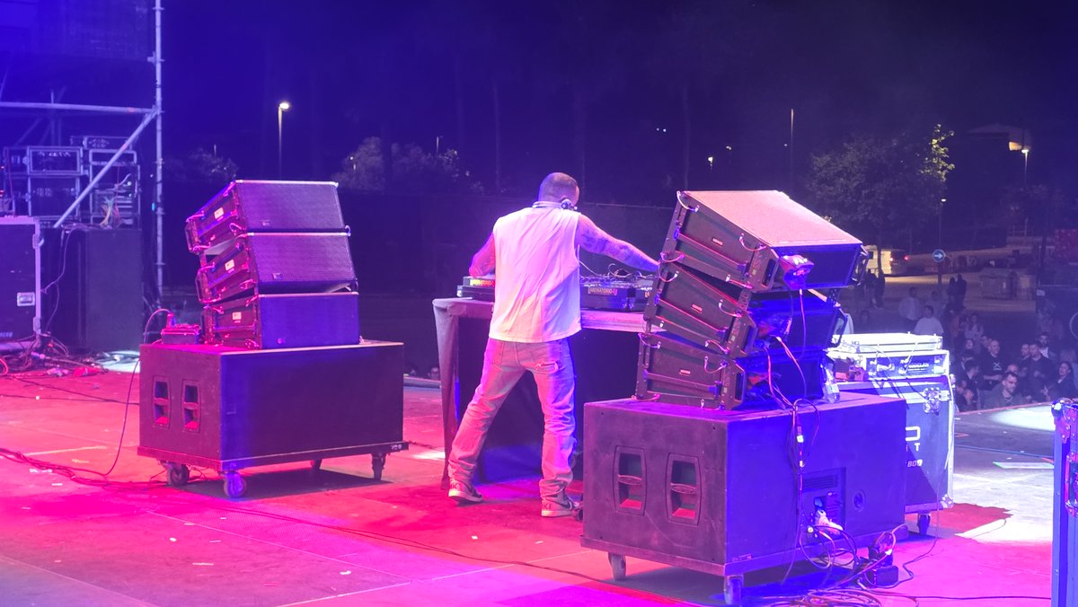 prodelanoficial's tweet photo. Y Dj Nano cerraba el primer dia del Vive Linares Fest 2026 https://t.co/Wv8QLXkWsD