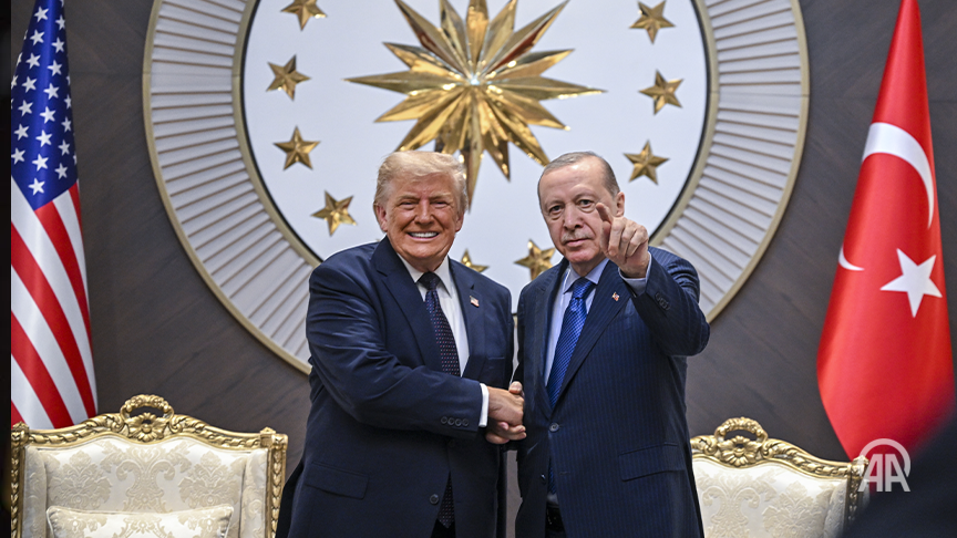 anadoluagency's tweet photo. 🇹🇷|🇺🇲 Turkish President Recep Tayyip Erdogan welcomed his US counterpart Donald Trump in the capital Ankara, as a two-day NATO summit kicked off

🔴 Follow our live blog for the latest updates: https://t.co/7GAA9Ibu8a https://t.co/uoqxZNOZUa
