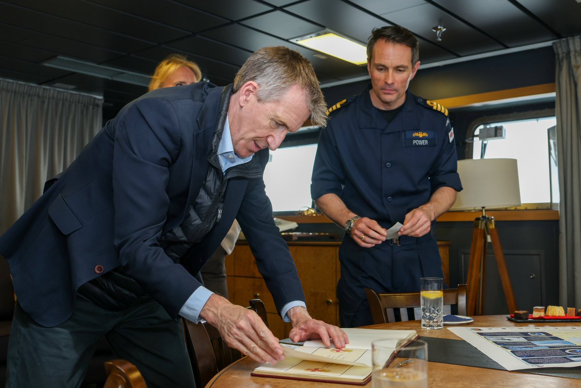 HMS Prince of Wales tweet media