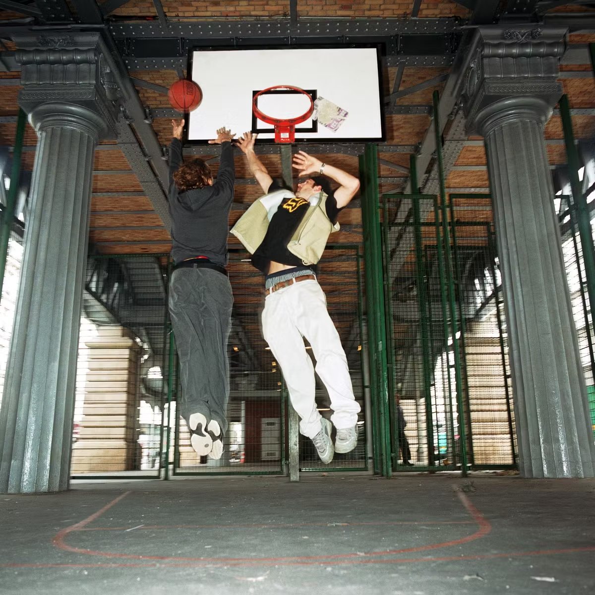 nba2kcmty's tweet photo. This looks like the Glaciere basketball park under the metro in Paris (13th district). NBA 2K27 might have a more international focus with parks from around the world.

Via: @m8ghtyking 

#NBA2K27 https://t.co/I0ifi6uAs6