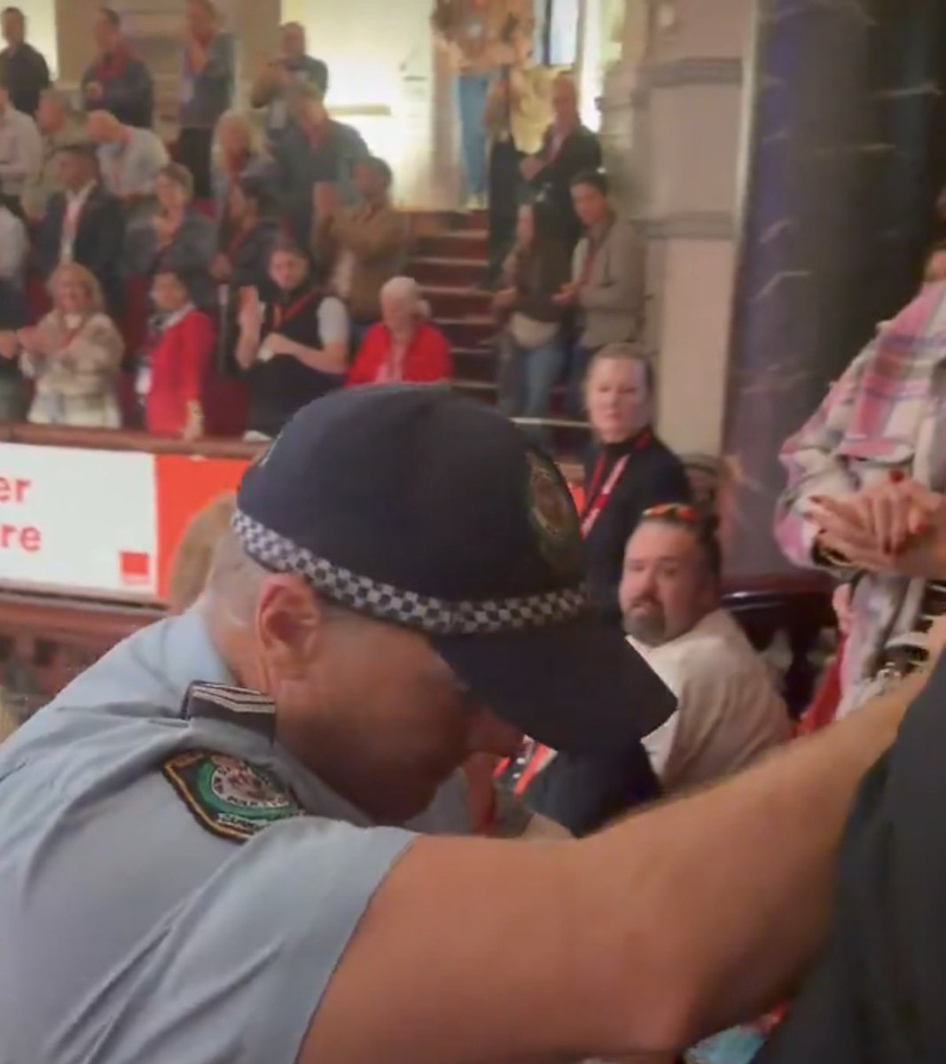ronmarkh's tweet photo. it’s a comrade from Saturday; just wanted to express my absolute solidarity with you and Hassan. The ALP will always be the party of the rank and file not the Sussex St war lords. What they did to you was an absolute disgrace and you have my full support and getting it rectified. https://t.co/WkYfivHEpC