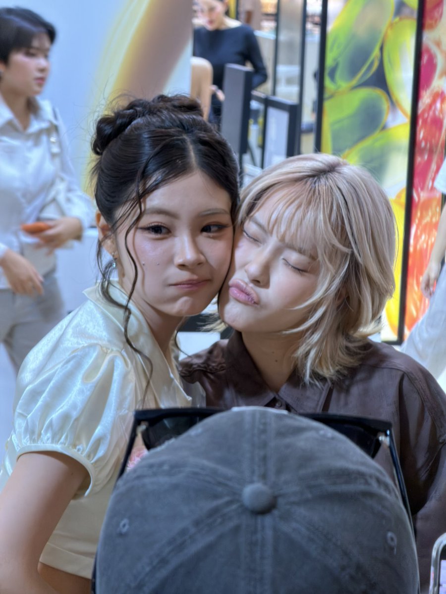 beijiewipa's tweet photo. meus amores 😭😭 https://t.co/aV6ixjtExK