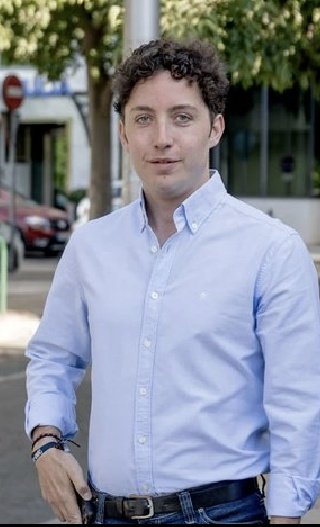 manelmarquez's tweet photo. A mi lo que me extraña es que los jueces no saquen a hombros de la Audiencia de Madrid al pequeño Nicolás, el chorizo.

Le suspenden el ingreso en prisión con la condición de que no vuelva a delinquir durante cuatro años.

¡La derecha goza de impunidad!
https://t.co/4jyg2Oso9Q https://t.co/N2DsfbAlG9