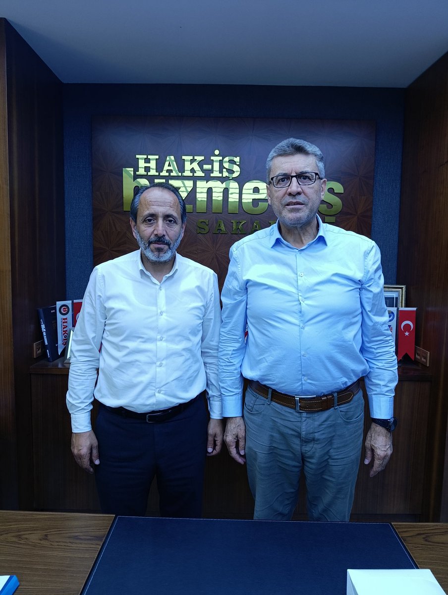 hizmetisakarya's tweet photo. Türkiye Bakkallar ve Bayiler Federasyonu Yönetim Kurulu Üyesi, Sakarya Bakkallar ve Bayiler Esnaf Odası Başkanı Sn.Ahmet AKDARDAĞAN sendikamızı ziyaret ederek yeni Yönetim Kurulumuza hayırlı olsun dileklerini ilettiler.

Nazik ziyaretleri ve güzel temennileri için kendilerine teşekkür ediyor, çalışmalarında kolaylıklar diliyoruz.
@hizmetissendika 
@ibr_ylmaz 
@ahmetakdardagan