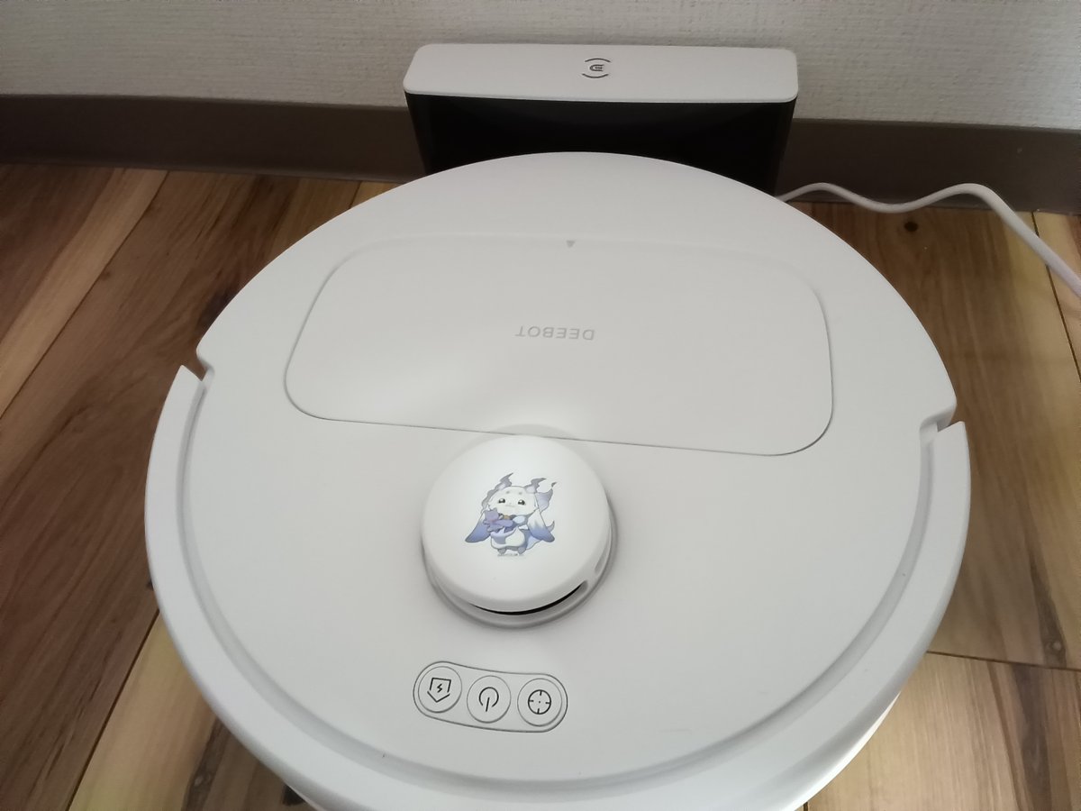 kime_ouchigohan's tweet photo. 家族が増えました(ロボット掃除機)
名前はルンルンです
他意はありません https://t.co/y23mubJLNj