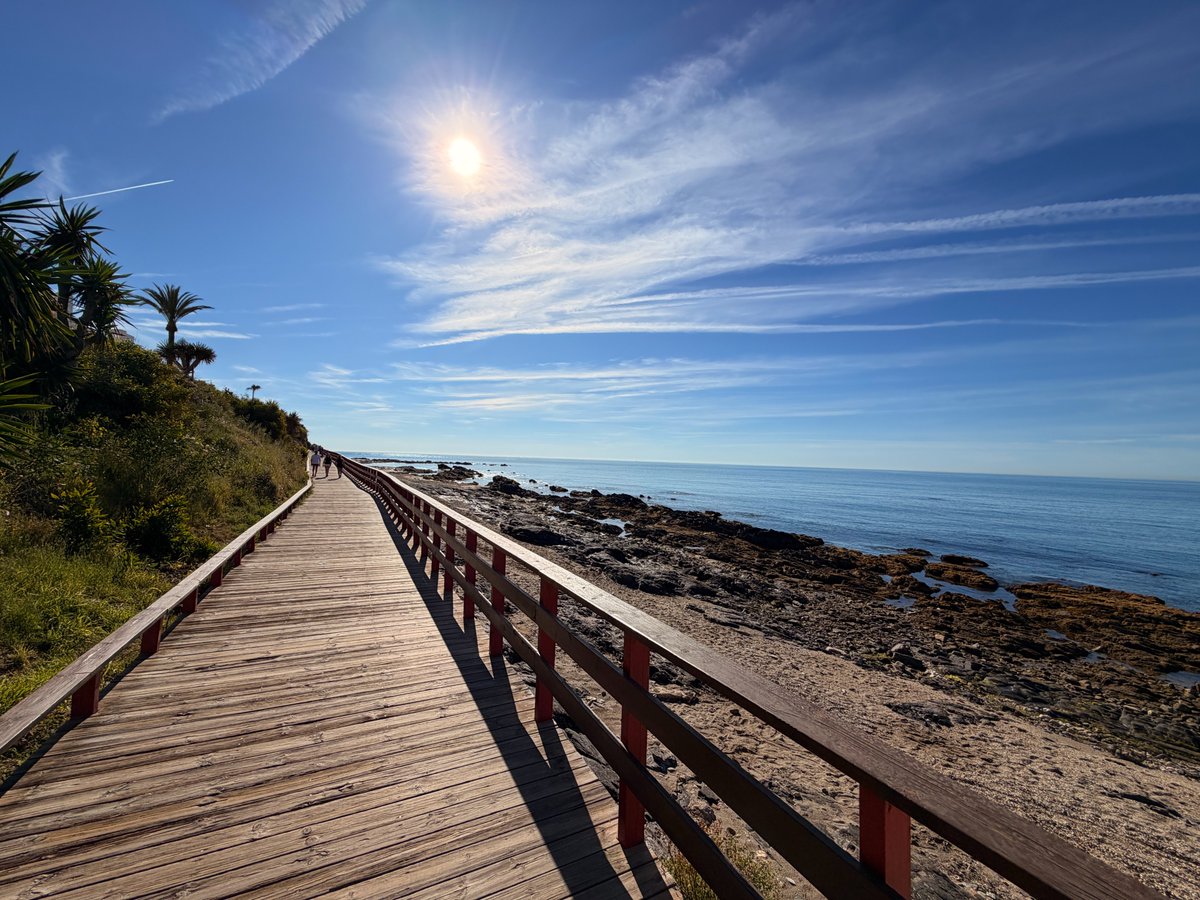 SendaLitoral's tweet photo. 🌊 Un paseo junto al Mediterráneo donde el tiempo parece detenerse. 

La #SendaLitoral regala paisajes como este, perfectos para disfrutar del mar paso a paso. 💙📍

Cuéntanos cuál es tu lugar favorito. 👇

#SendaLitoral #Málaga #CostaDelSol #TurismoMálaga https://t.co/lnx4kmL2pD