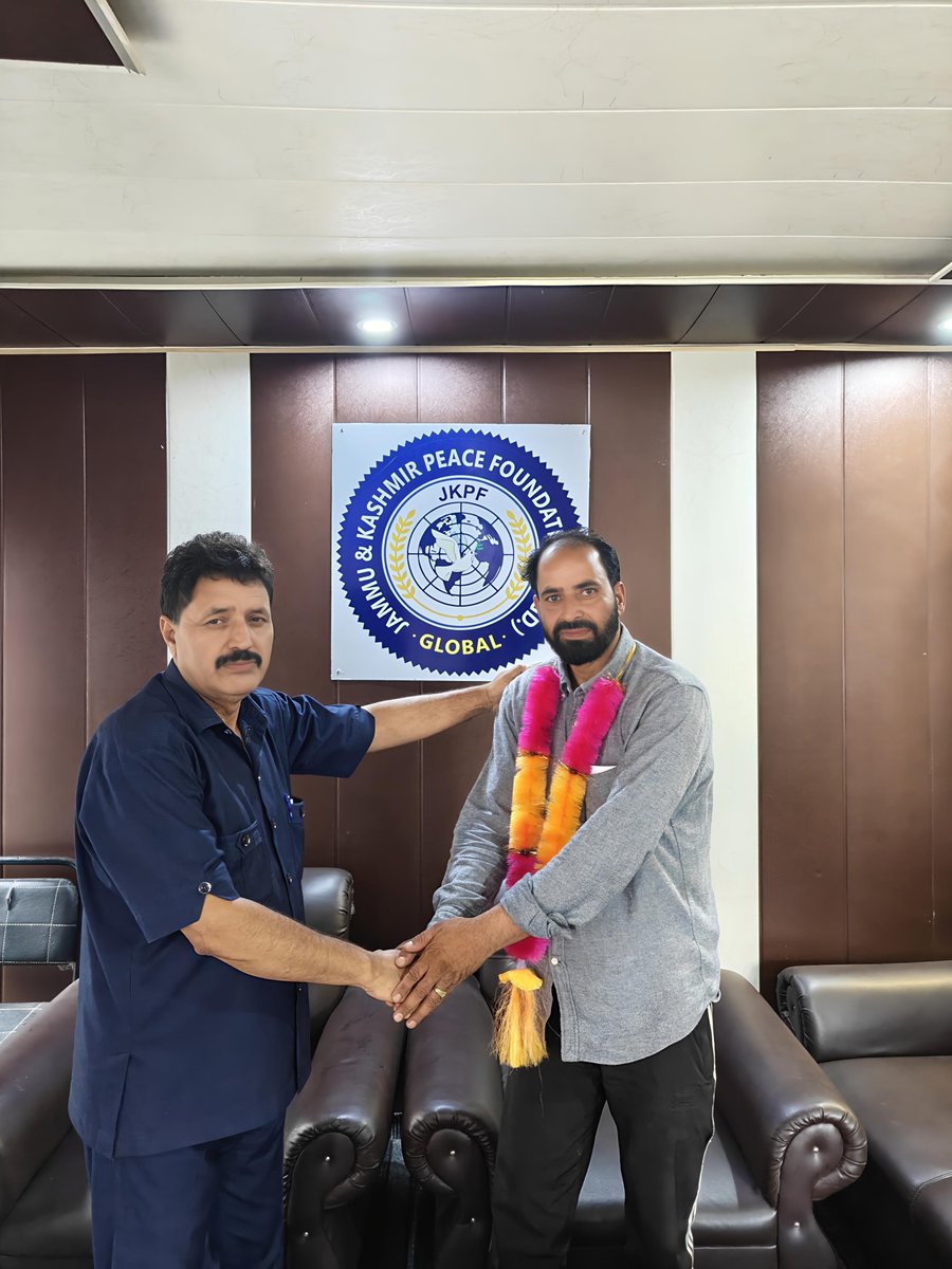 jkpforg's tweet photo. Javaid Ahmad Hajam of Shurat, Kulgam Joins J&K Peace Foundation (Global); Appointed as Executive Member
#JKPeaceFoundation #PeaceBuilding #PeaceKeeping #PeaceMaking #Peace #Unity #Brotherhood #CommunalHarmony #SocialCohesion #Kulgam #Shurat #YouthLeadership #SocialService https://t.co/e0qf2FURh8